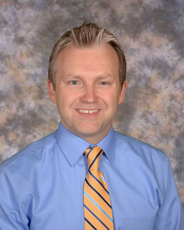 MIPA recognizes Grand Ledge principal as 2015 Administrator of the Year